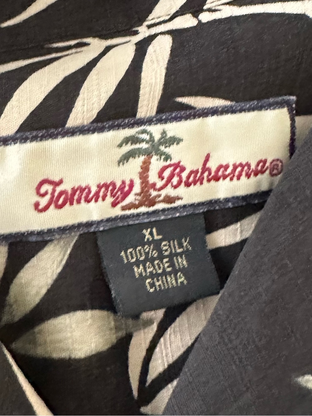 Tommy Bahama Black 100% Silk Shirt with Cream Bamboo Print Sz XL - Picture 3 of 4